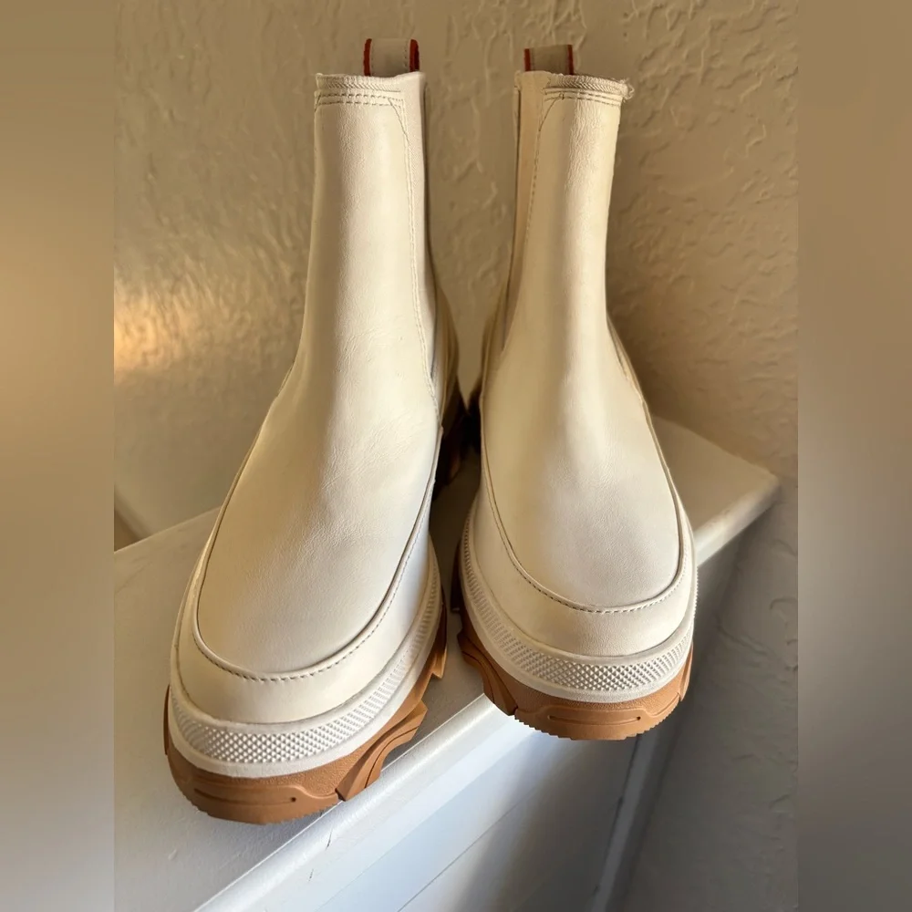 Sorel Brex Chelsea Ankle Boot Waterproof Natural/Sea Salt color Size 8.5
